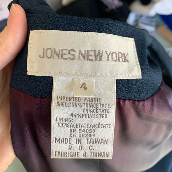 Vintage Jones New York Button Up Blazer - Picture 2 of 3